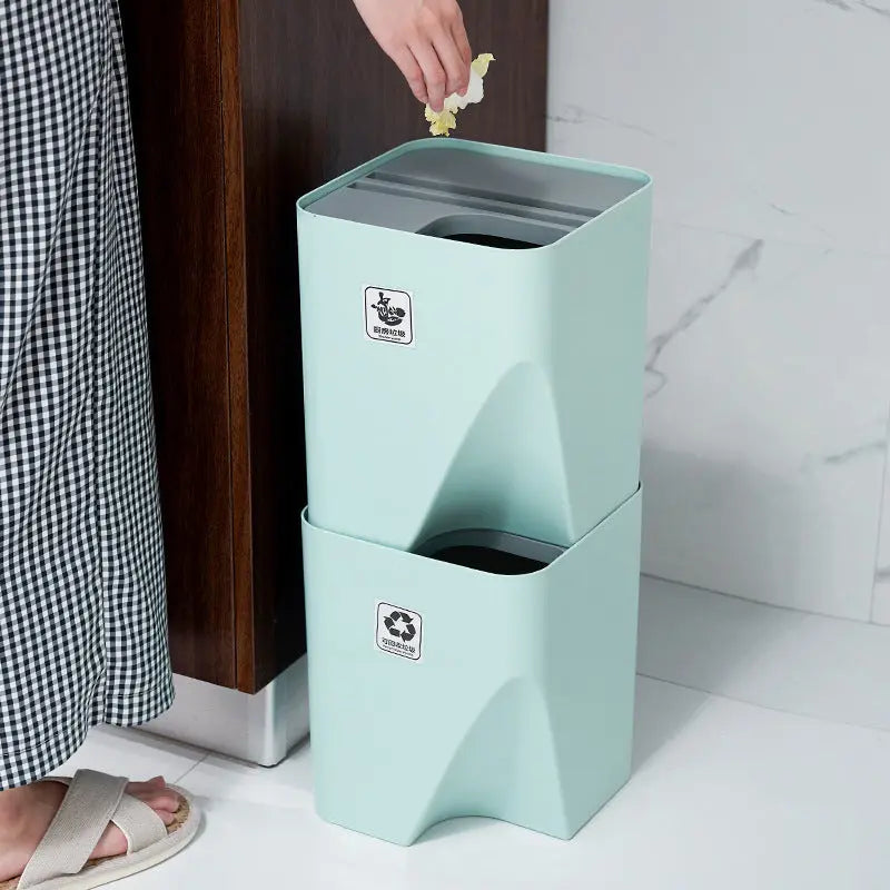 Cestino Raccolta Differenziata Impilabile per Cucina e Bagno – Pattumiera Salvaspazio con Coperchio, Separazione Asciutto e Bagnato - N.1 Online