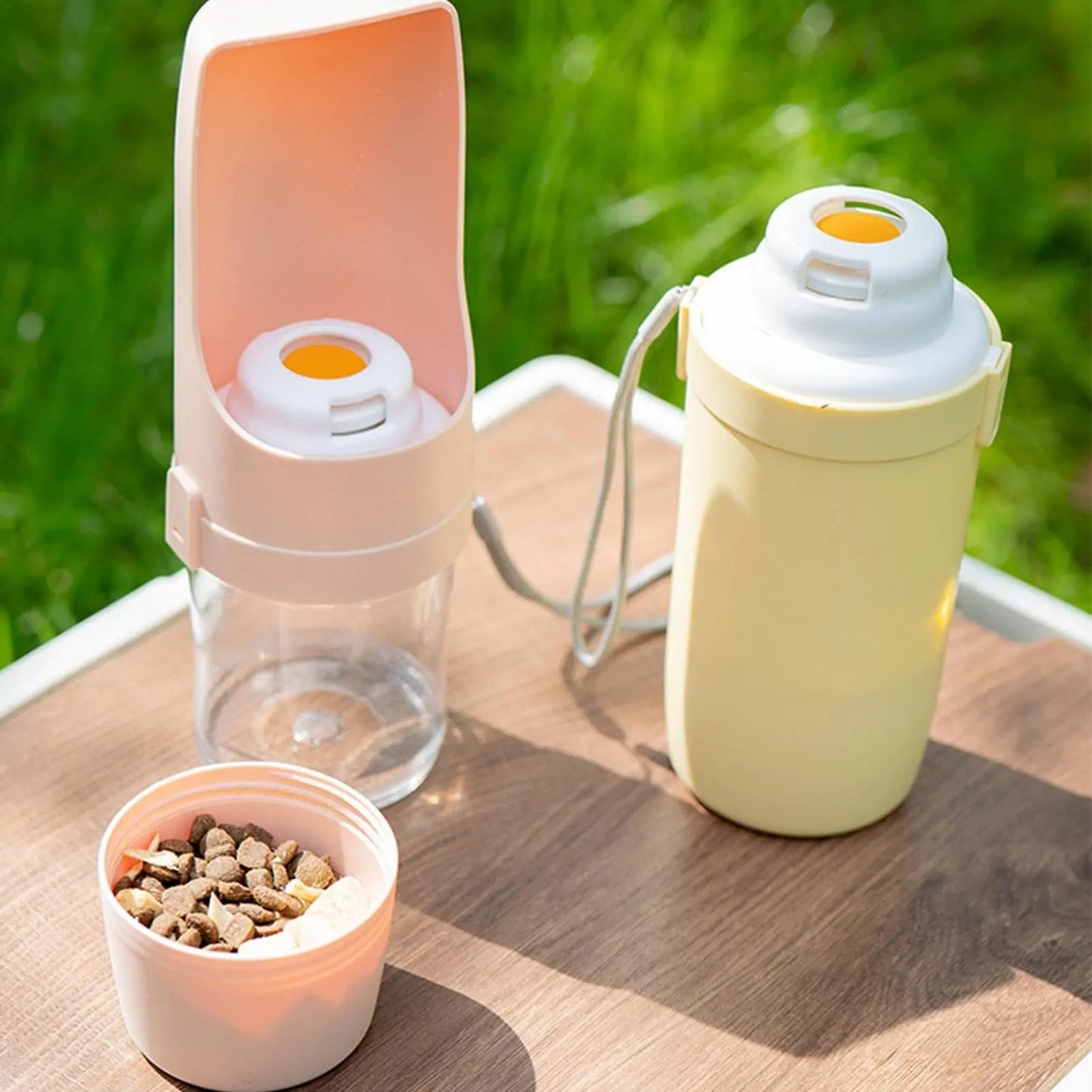Borraccia da Viaggio 2 in 1 per Cani e Gatti – Dispenser Acqua e Cibo Portatile 690ml con Cordino - N.1 Online