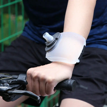 Borraccia da Polso 200ml per Corsa e Ciclismo – Bottiglia Sportiva in Silicone Alimentare, Leggera e Portatile per Running, Jogging, Fitness - N.1 Online