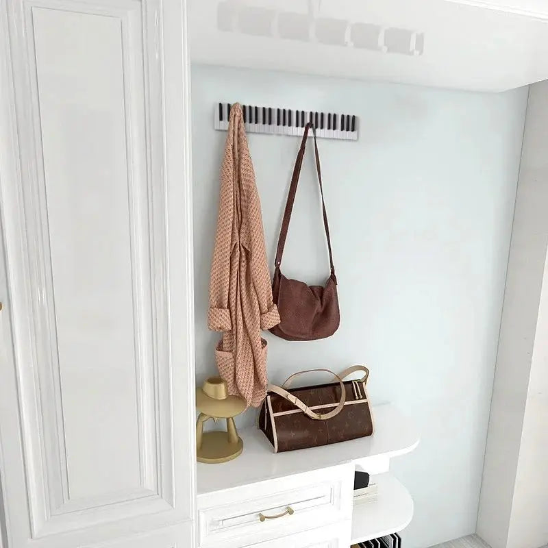 Appendiabiti da Parete in Legno a Forma di Tastiera – Gancio Decorativo Stile Pianoforte, Elegante e Salvaspazio - N.1 Online